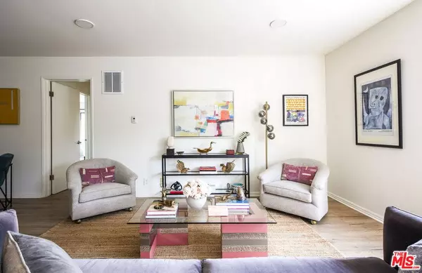 1930 N Vermont AVE #201, Los Angeles, CA 90027