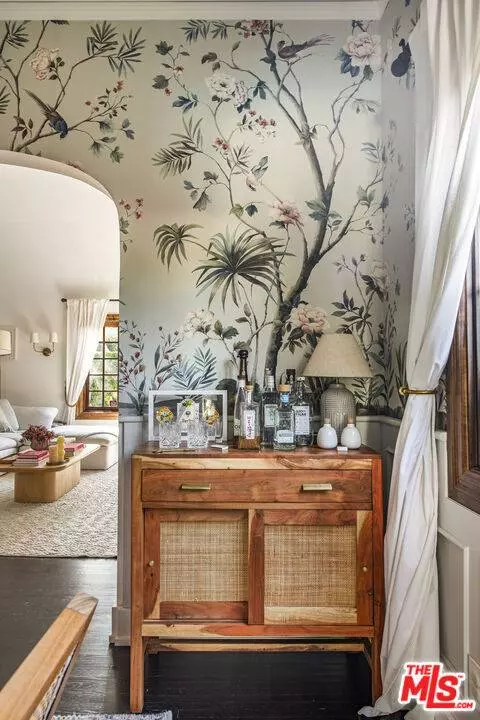 358 S Sycamore Ave, Los Angeles, CA 90036