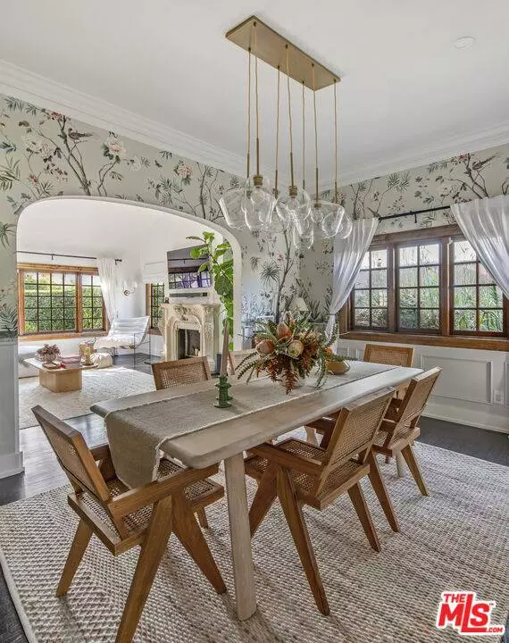 358 S Sycamore Ave, Los Angeles, CA 90036