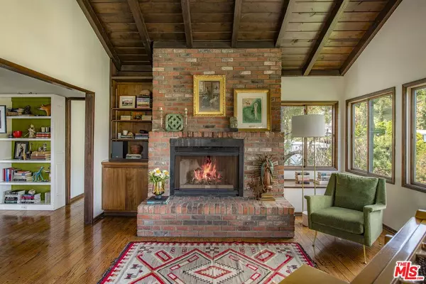 3030 Durand Dr, Los Angeles, CA 90068