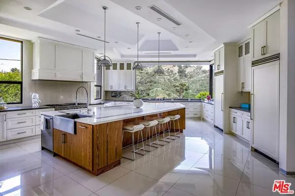 9852 San Cir, Beverly Hills, CA 90210