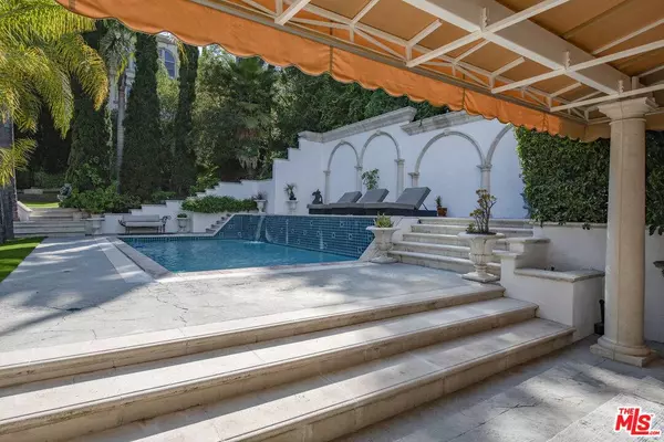 3780 Multiview Dr, Los Angeles, CA 90068