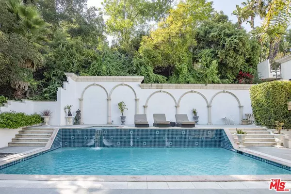 3780 Multiview Dr, Los Angeles, CA 90068