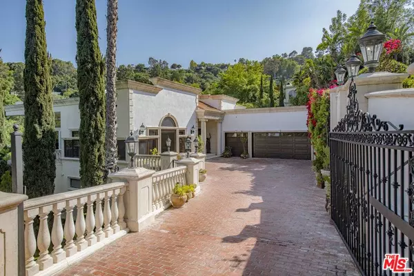 3780 1/2 Multiview DR, Los Angeles, CA 90068