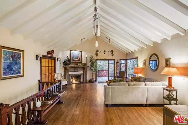 2882 Belden Dr, Los Angeles, CA 90068