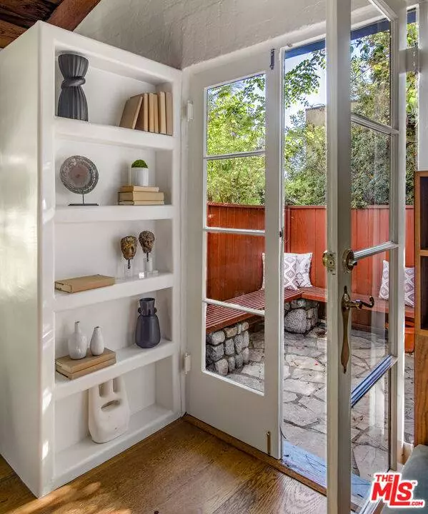 8027 Willow Glen Rd, Los Angeles, CA 90046