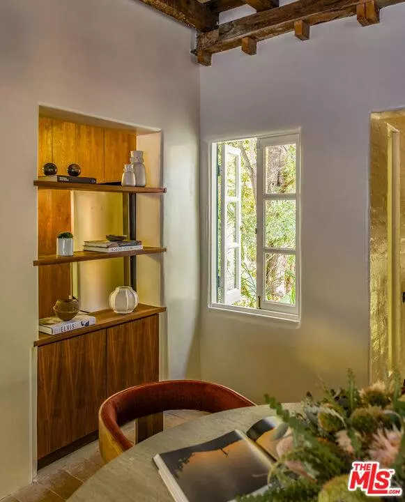 8027 Willow Glen Rd, Los Angeles, CA 90046