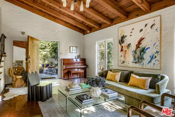 8027 Willow Glen Rd, Los Angeles, CA 90046