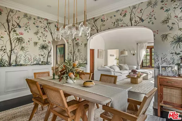 358 S Sycamore Ave, Los Angeles, CA 90036