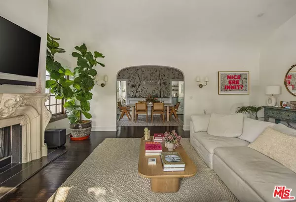 358 S Sycamore Ave, Los Angeles, CA 90036