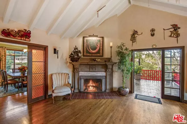 2882 Belden DR, Los Angeles, CA 90068