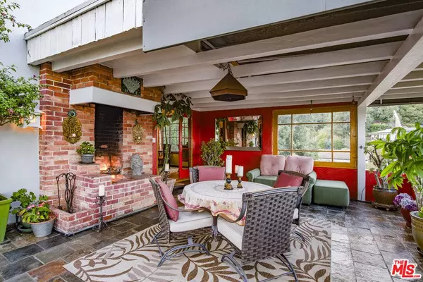 2882 Belden Dr, Los Angeles, CA 90068