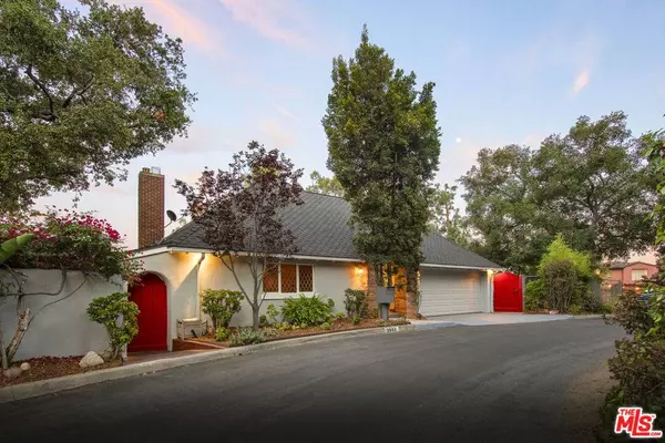 2882 Belden DR, Los Angeles, CA 90068