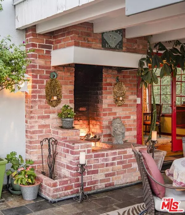 2882 Belden DR, Los Angeles, CA 90068