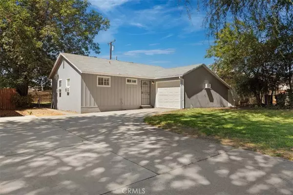 2386 Roxbury Dr, San Bernardino, CA 92404