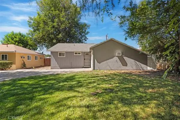 2386 Roxbury Dr, San Bernardino, CA 92404