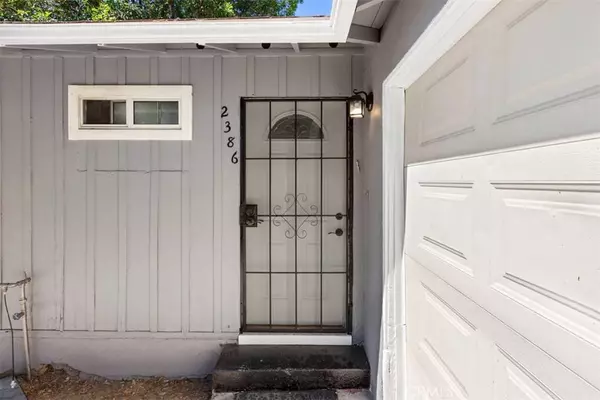 2386 Roxbury Dr, San Bernardino, CA 92404