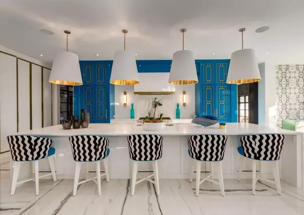 732 Crescent RD Northwest, Calgary, AB T2M4A6