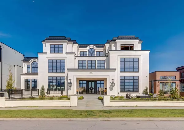 732 Crescent RD Northwest, Calgary, AB T2M4A6