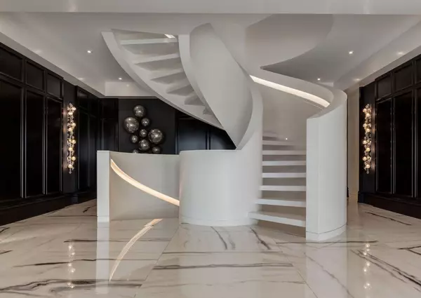 732 Crescent RD Northwest, Calgary, AB T2M4A6