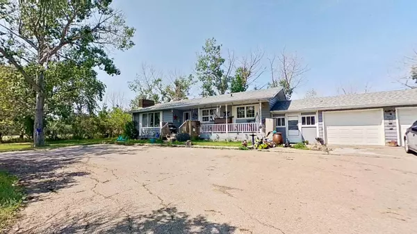 243039 Paradise RD, Chestermere, AB T1X 0M9