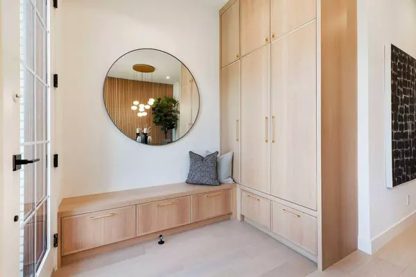 1807 Broadview RD Northwest, Calgary, AB T2N 3H6