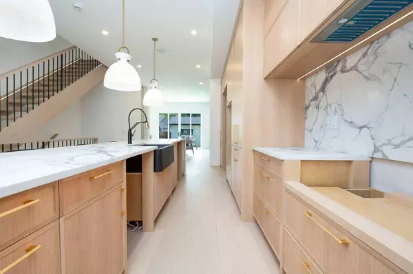 1807 Broadview RD Northwest, Calgary, AB T2N 3H6