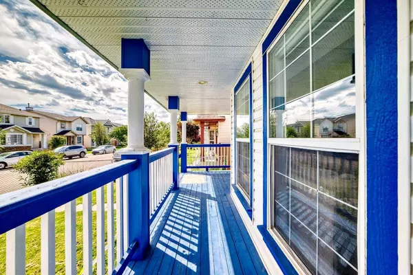 32 Taravista CRES Northeast, Calgary, AB T3J 4N9