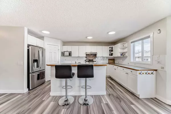 32 Taravista CRES Northeast, Calgary, AB T3J 4N9