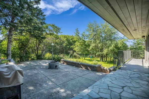 237 Escarpment DR, Rural Rocky View County, AB T3Z3M8