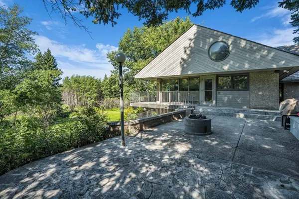 237 Escarpment DR, Rural Rocky View County, AB T3Z3M8