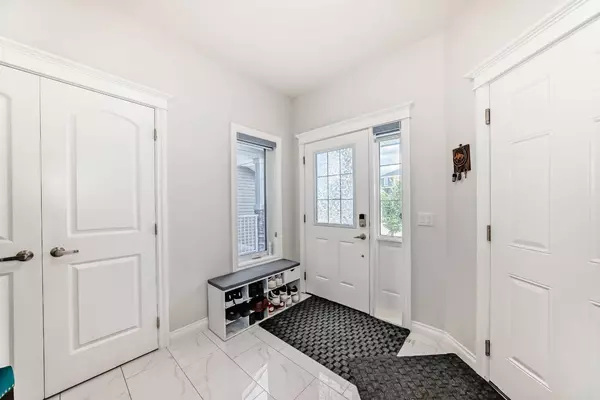 120 Red Sky GDNS Northeast, Calgary, AB T3N1N1