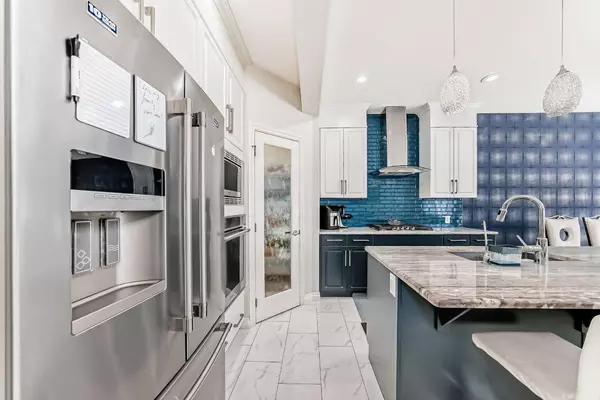 120 Red Sky GDNS Northeast, Calgary, AB T3N1N1