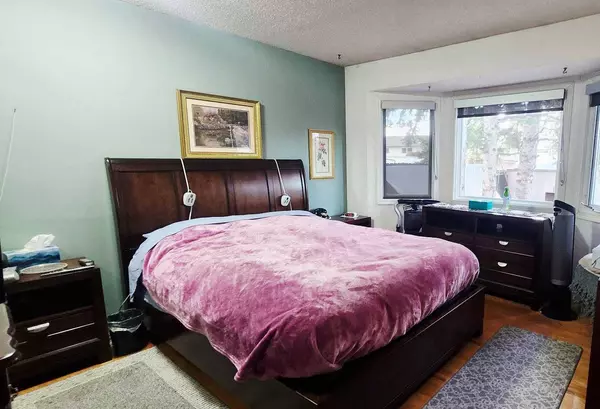 5202 Whitestone RD NE, Calgary, AB T1Y 1T6