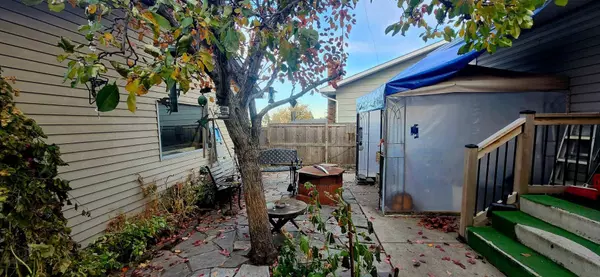 5202 Whitestone RD NE, Calgary, AB T1Y 1T6