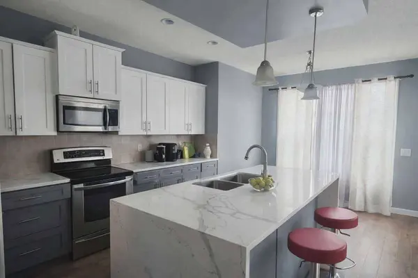 1580 New Brighton DR SE, Calgary, AB T2Z 0P8