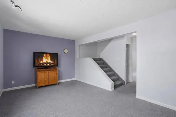 100 Pennsylvania RD SE #41, Calgary, AB T2A4Y8