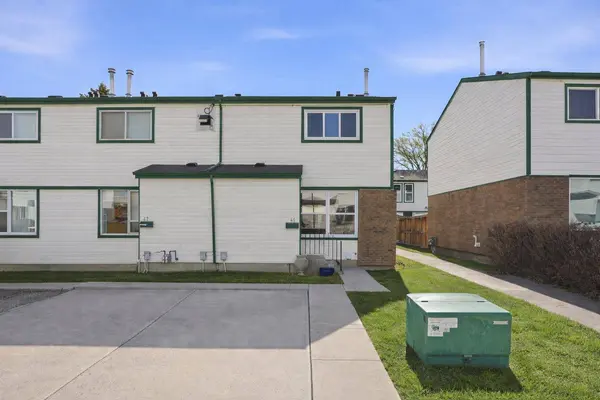 100 Pennsylvania RD SE #41, Calgary, AB T2A4Y8