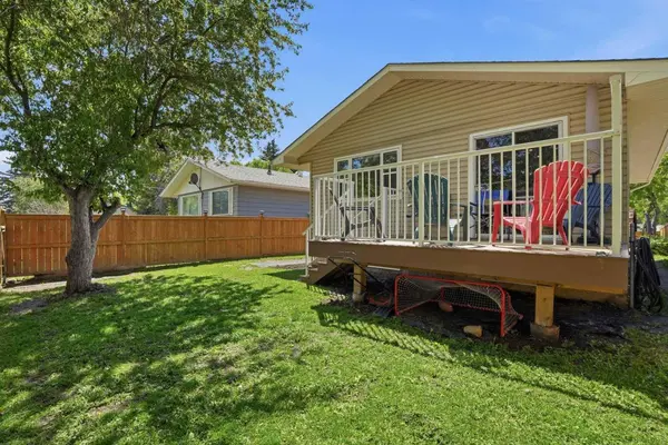 3056 32A ST SE, Calgary, AB T2B0T3