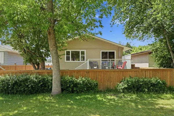 3056 32A ST SE, Calgary, AB T2B0T3