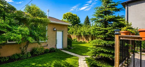 618 11 AVE NE, Calgary, AB T2E 0Z7