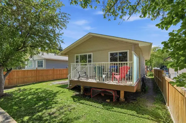 3056 32A ST SE, Calgary, AB T2B 0T3