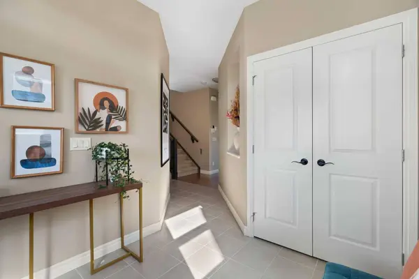 13 Cimarron Springs CT, Okotoks, AB T1S 0M1