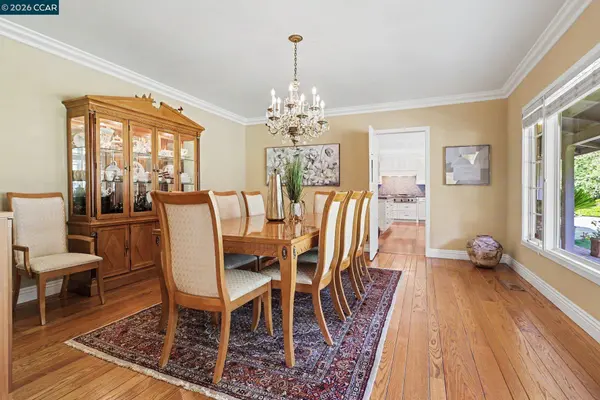 25 Amberwood Ln, Walnut Creek, CA 94598
