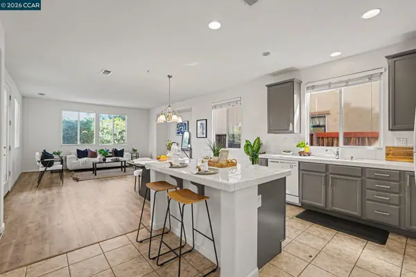 1043 Ashbridge Bay Dr, Pittsburg, CA 94565