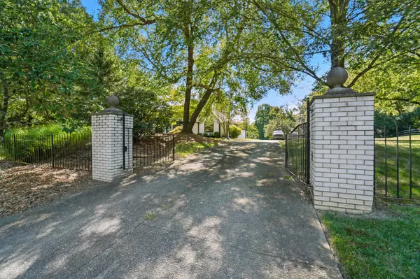 1977 Coachtrail Drive, Hebron, KY 41048