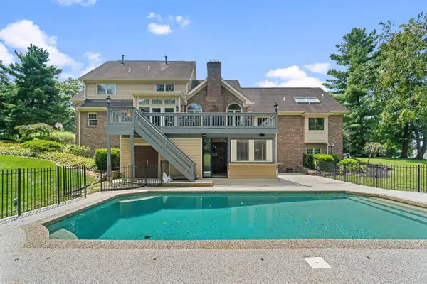 808 Squire Lake Drive, Villa Hills, KY 41017