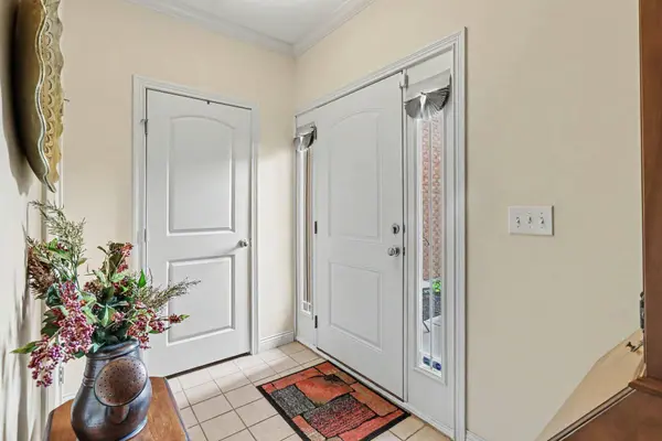 1864 Quarry Oaks Drive, Florence, KY 41042