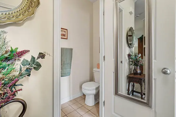 1864 Quarry Oaks Drive, Florence, KY 41042