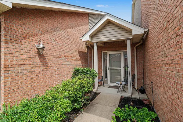 1864 Quarry Oaks Drive, Florence, KY 41042